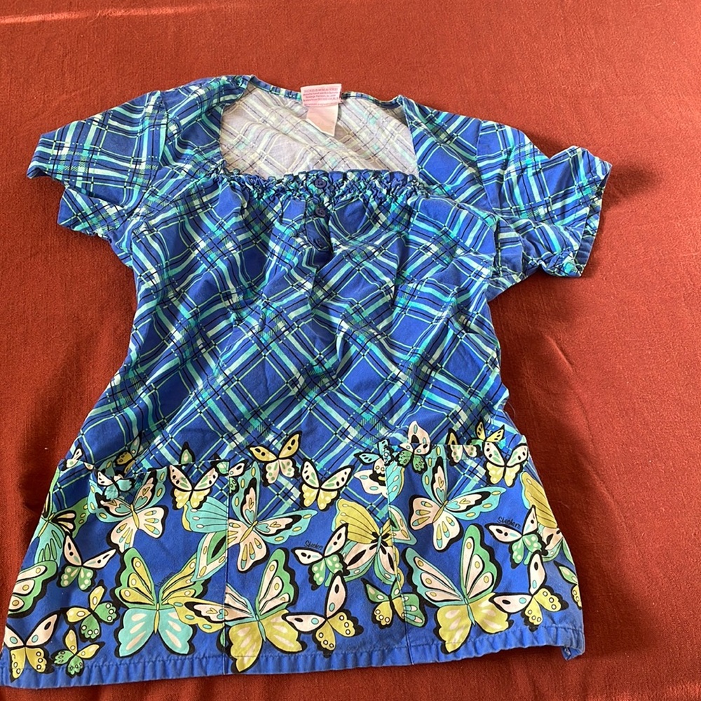 Butterfly scrub top